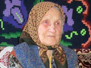 Fosta învăţătoare Viorica Hogaş, sărbătorită la împlinirea vârstei de 104 ani