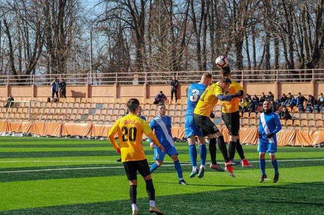 CSM Bucovina Rădăuţi s-a impus cu 2 - 0 în meciul test de la Ceahlăul Piatra Neamţ. Foto Cristian Plosceac