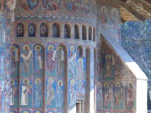 Slujbă arhierească la Mănăstirea Voroneţ