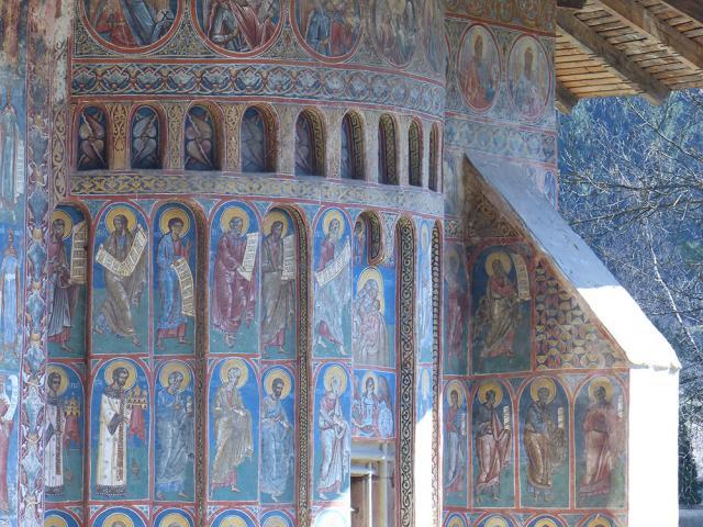 Slujbă arhierească la Mănăstirea Voroneţ