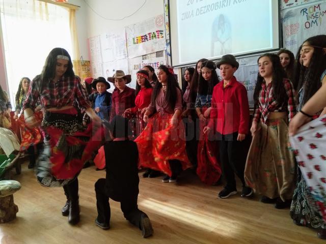 Ziua Naţională a Dezrobirii Romilor, marcată la Şcoala Gimnazială Valea Moldovei
