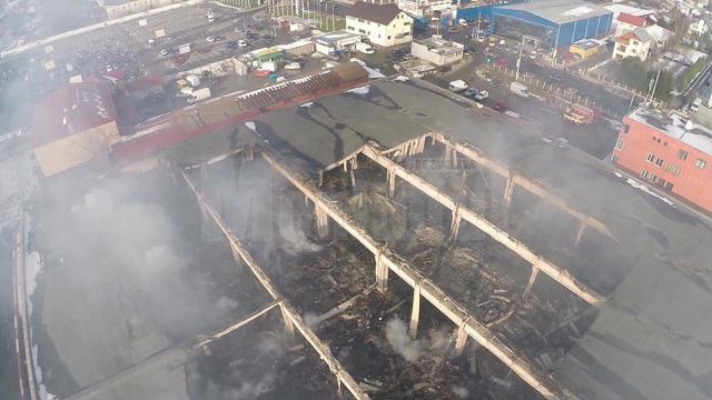 Flăcările au distrus întreg complexul Rozita în numai câteva ore