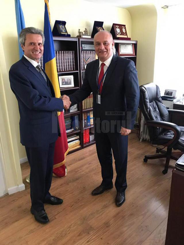 Alexandru Băișanu alături de Ion Jinga, ambasador extraordinar și plenipotențiar, reprezentantul României la ONU, în New York