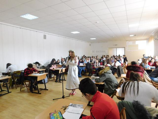 Peste 100 de elevi au participat la Concursul Interjudeţean „Numai poetul..."