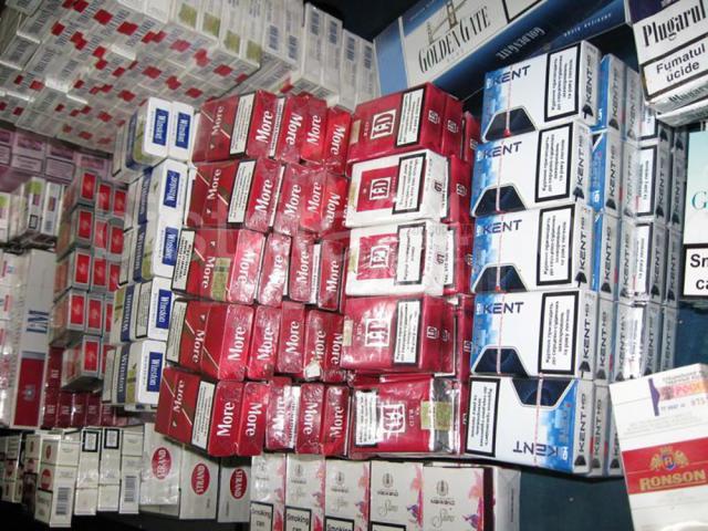 Ţigări de contrabandă în valoare de peste 70.000 de lei, confiscate dintr-o maşină