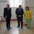 Papucii de unică folosinţă, obligatorii la intrarea în Spitalul de Urgenţă Suceava, se distribuie în continuare gratuit