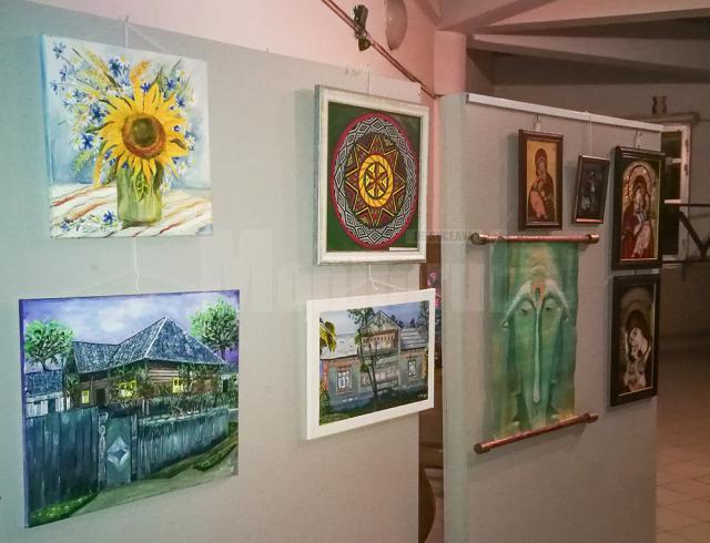 Profesorii de arte plastice din județele Suceava, Bacău, Iași și Botoșani, împreună la expoziția „Dascăl și Artist”