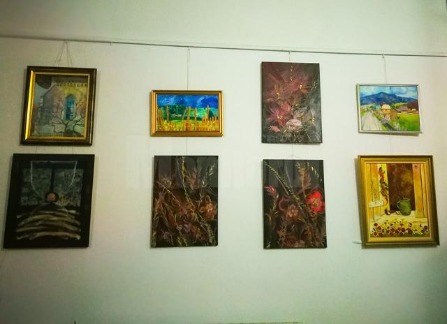 Profesorii de arte plastice din judeţele Suceava, Bacău, Iaşi şi Botoşani, împreună la expoziţia „Dascăl şi Artist”