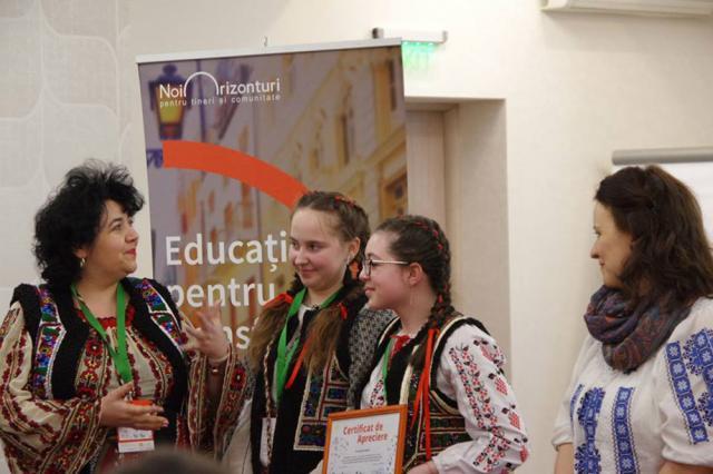 Elevi din Țara Dornelor, premiați pentru inițiativele dezvoltate pentru promovarea patrimoniului local