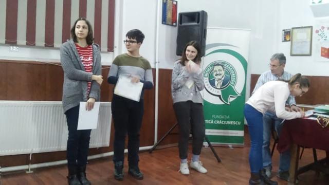 Premii pentru elevii ştefanişti, la Râmnicu Vâlcea