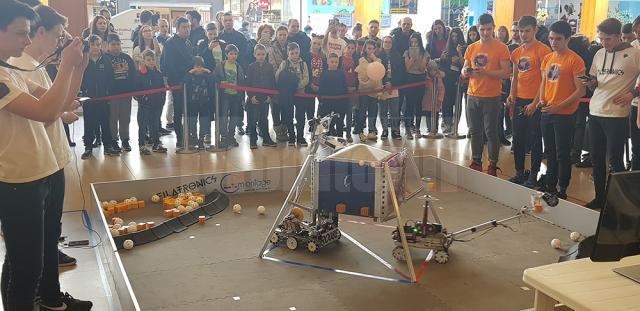 Demonstraţiile de robotică au fost găzduite de Iulius Mall