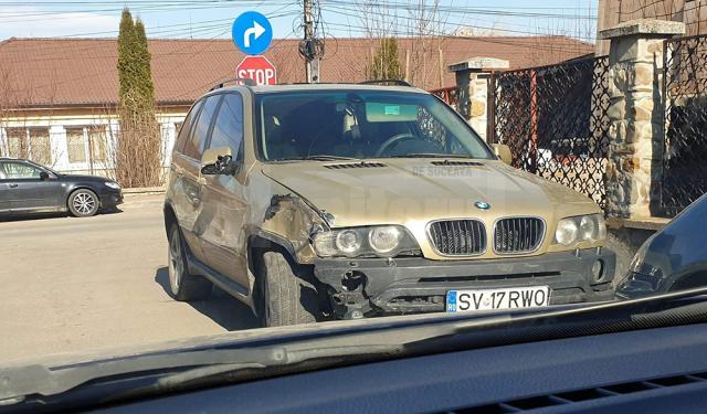 BMW-ul care a lovit mașinile
