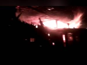Gospodărie afectată de un puternic incendiu, la Vama
