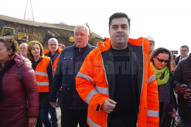 Ministrul Transporturilor a inspectat vineri lucrările la şoseaua de centură a Sucevei