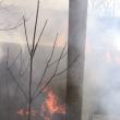 Zeci de incendii de vegetaţie uscată, în câteva zile