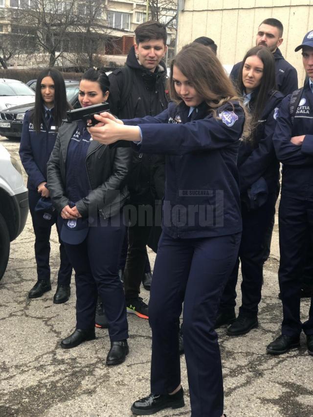Studenţii de la Poliţie Locală din cadrul USV, în vizită la IPJ Suceava