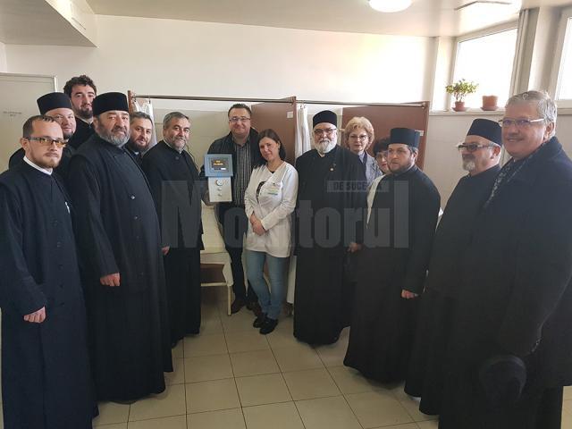 Preoţii din Protoieria Fălticeni au donat un nou aparat medical pentru Spitalul Municipal