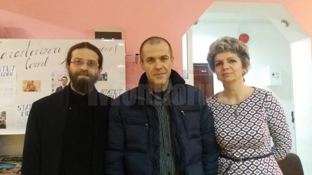 Romanul „Copiii din tren coboară la prima”, disecat de liceeni de la Filologie, în prezenţa autorului, a eroului principal şi a celui care a scris prefaţa