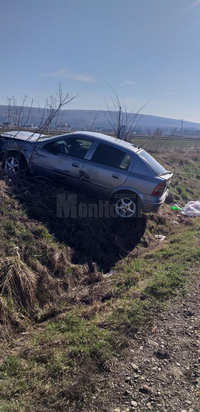 Mașina în care se aflau cele două femei, una fiind moartă iar a doua ajungând la spital