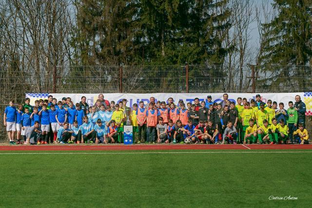 Echipele participante la turneul final judeţean al Cupei Satelor. Foto Codrin Anton