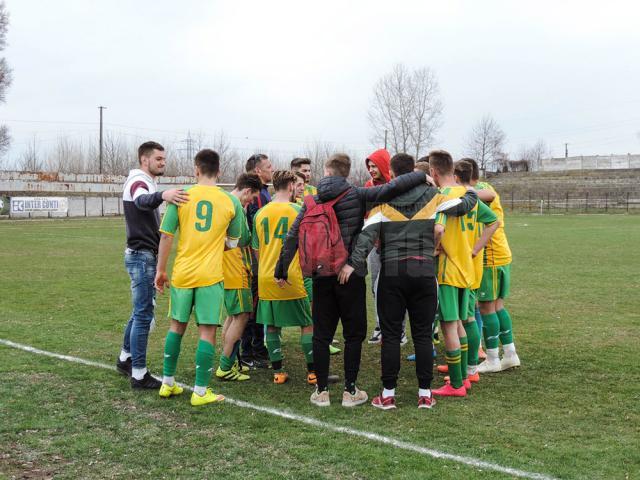 Fotbaliştii de la Zimbru Siret, bucuroşi după calificarea în semifinalele Cupei României