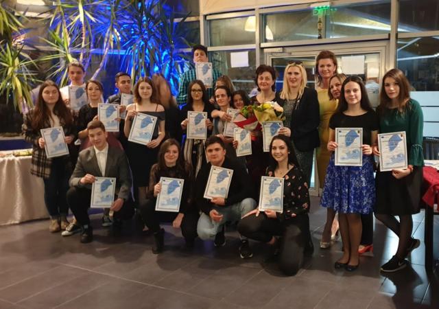 Zeci de elevi şi profesori din cinci ţări au învăţat despre meşteşugurile populare româneşti, în cadrul programului Erasmus+
