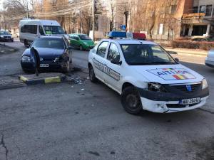 Poliţiştii sunt răspunzători pentru daunele suferite de vehicule