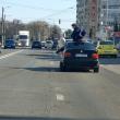 La plimbare pe străzile din Suceava prin turela şi geamul BMW-ului