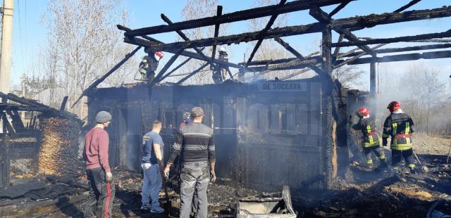 Gospodărie din Iaslovăț, afectată de un puternic incendiu