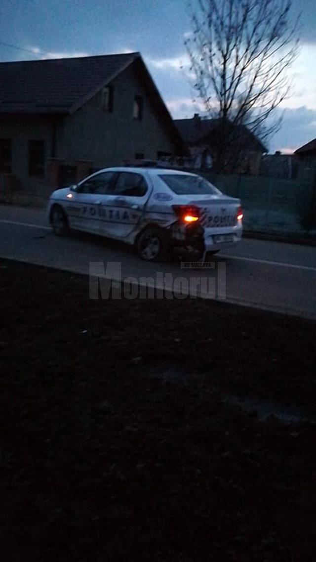 Mașina de poliție lovită de cea condusă de Tărzănel