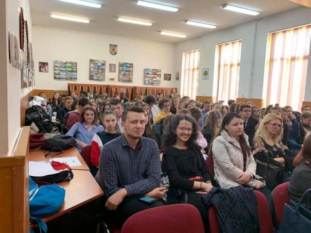 Conferință pe tema valorilor juridice pentru elevii din Rădăuți