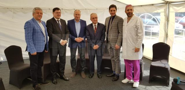 Doctorii Florin Birsășteanu, Tiberius Brădățan, Rolf Dammrau, acad. Radu Deac, dr. Horaţiu Coman si Mihai Crețeanu Jr.