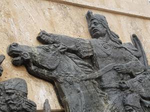 Sabia domnitorului Ştefan cel Mare, ruptă de pe basorelieful statuii ecvestre