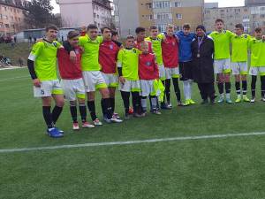 Fotbaliştii de la LPS Suceava, bucuroşi după ce au obţinut calificarea la turneul zonal