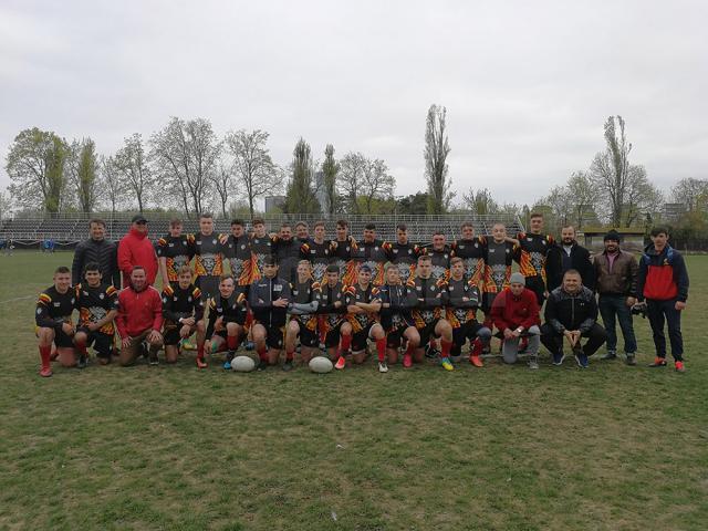 Echipa de rugby juniori U17 CSS Gura Humorului după victoria de la CSM Bucureşti