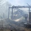 O familie din Iaslovăț are nevoie de ajutor, după ce și-a pierdut gospodăria într-un incendiu