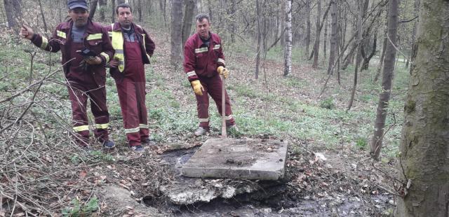 Parcul Şipote s-a transformat într-o adevărată hazna după ce o canalizare aparţinând ACET a refulat