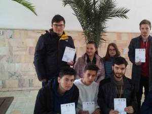 Elevi de la Colegiul „Dragoş Vodă”, premiaţi la un concurs de informatică desfăşurat la Sibiu