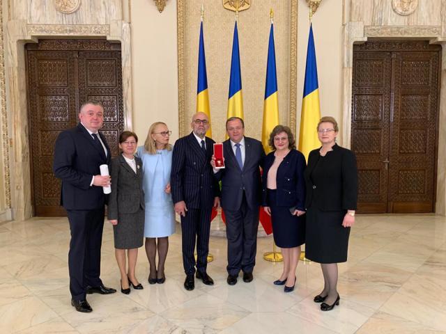 Dir. med. Mircea Macovei, dir. ec. Paraschiva Maruseac, dr. Doina Ganea Motan, managerul Vasile Rîmbu, preș. CJ Gheorghe Flutur, consilierul prezidenţial Diana Paun, și dir. îngrijiri Doina Chirap