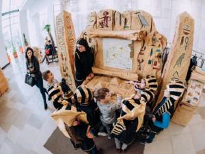 „Egiptul Antic”, expoziţie interactivă şi educativă, la Iulius Mall Suceava