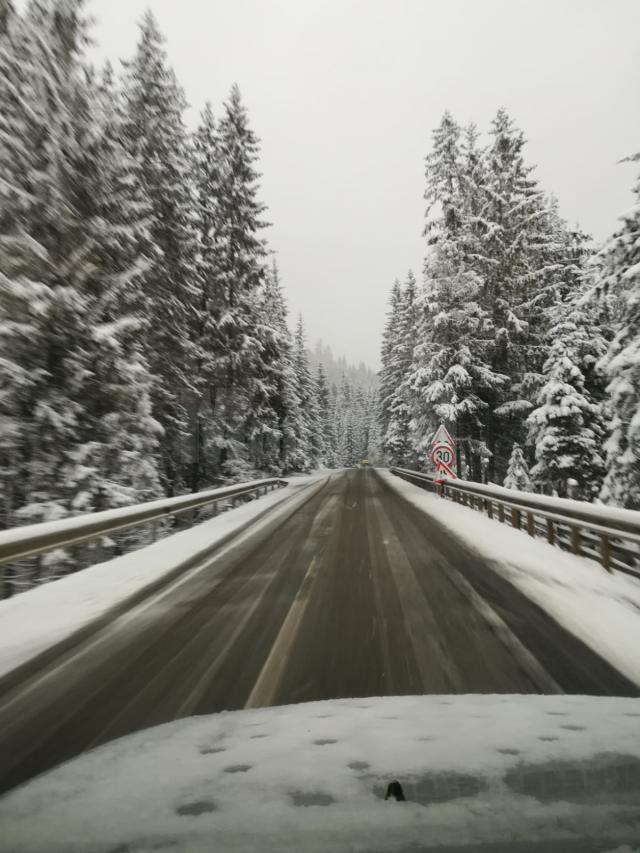 Circulaţie în condiţii de iarnă în zona de munte a judeţului