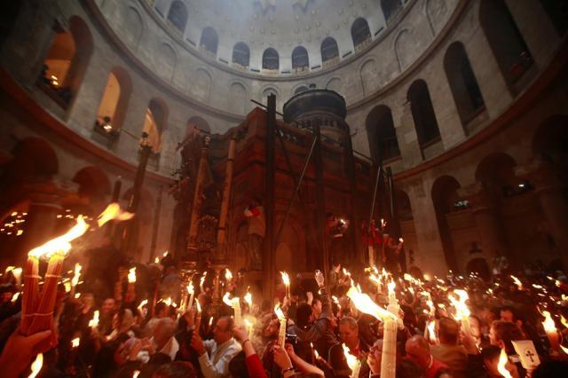 Lumina Sfântă de la Ierusalim va fi adusă și anul acesta credincioşilor ortodocşi suceveni - Sursa foto: basilica.ro