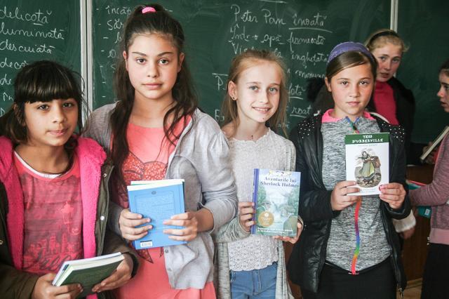 Mii de cărți donate în județul Suceava în programul „Cărțile copilăriei”