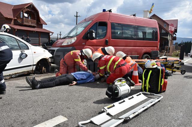 Desfăşurare de forțe ISU Suceava în Pasul Mestecăniș, în timpul exerciţiului