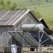 Panouri fotovoltaice pentru locuinţe izolate - Fot: Adevarul.ro