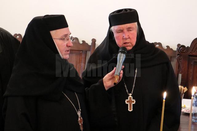 Stavrofora Gabriela Platon, stareța Mănăstirii Voroneț, și stavrofora Irina Pântescu