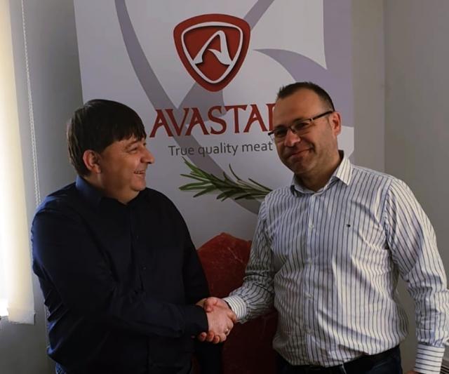 Vasile Plesca de la firma Avastar a fost convins de Ciprian Anton sa sa sustina participarea selectionatei judetene la turneul din Belgia