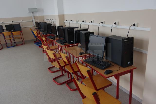 12 elevi din județ participă la Olimpiada Naționala de Informatică (Liceu), competiție organizată la Suceava