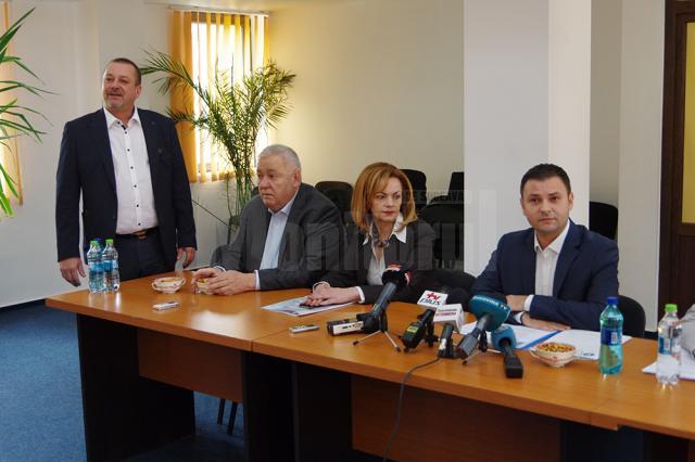Vicepremierul Daniel Suciu a fost prezent la semnarea a trei contracte pentru investiţii în Sucevița, Arbore și Todirești