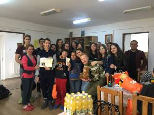 Copii din mai multe centre de plasament au primit cadouri din partea Asociației „Euroactiv”